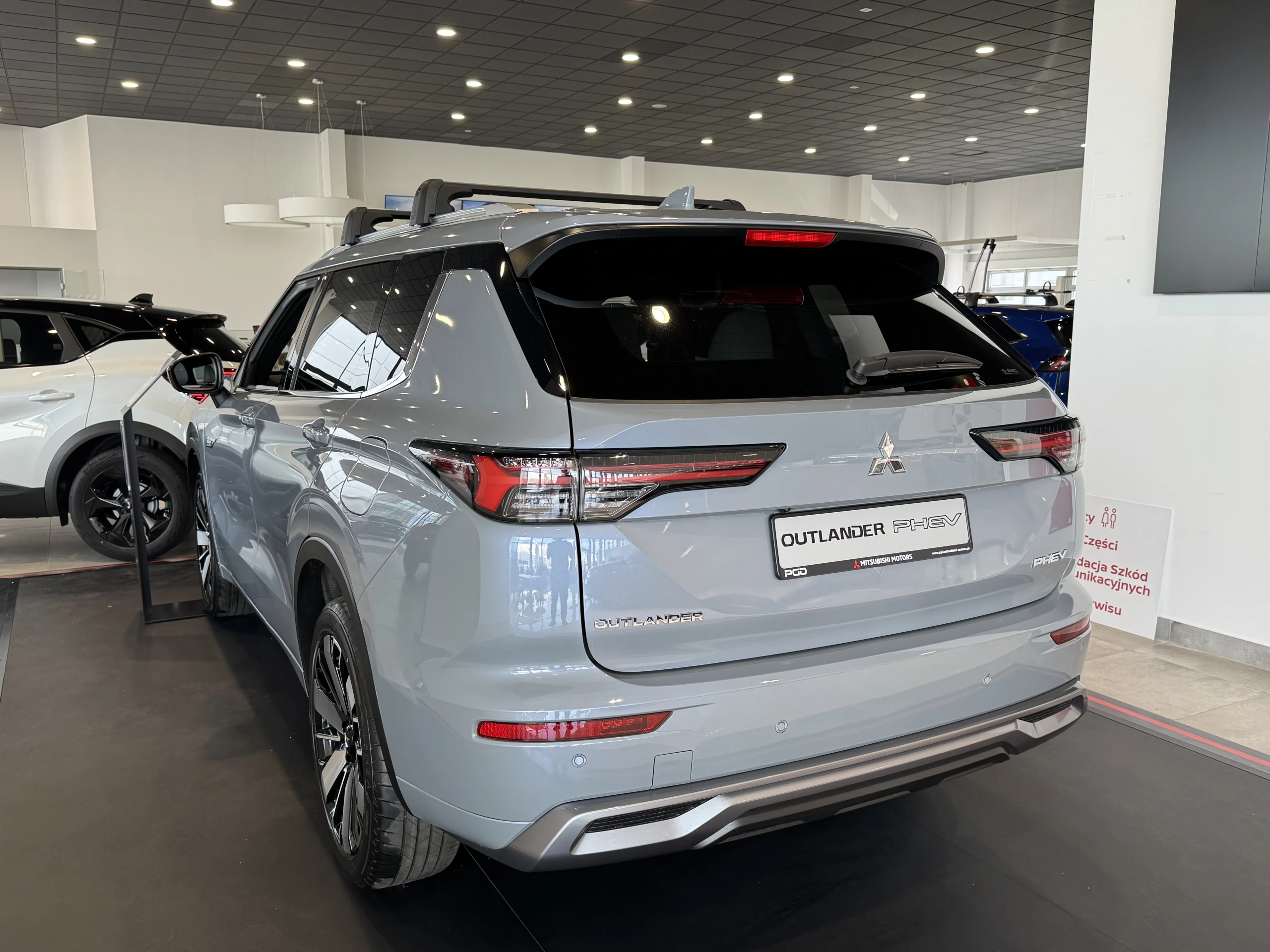 Outlander PHEV - Zdjęcie 3